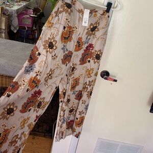 Francesca’s earthy toned floral wide leg pants